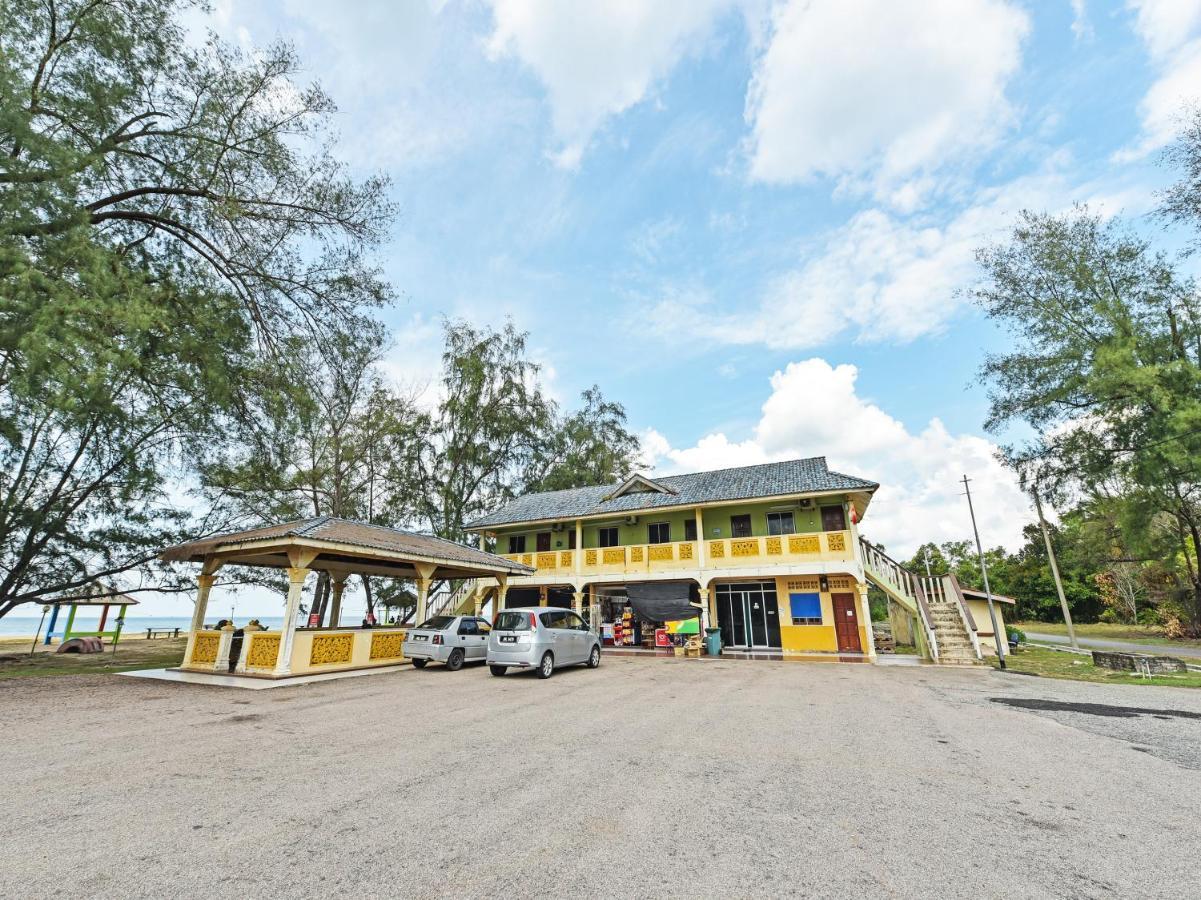 Oyo 90315 Chalet Pantai Rantau Panjang 쿠알라 롬핀 외부 사진