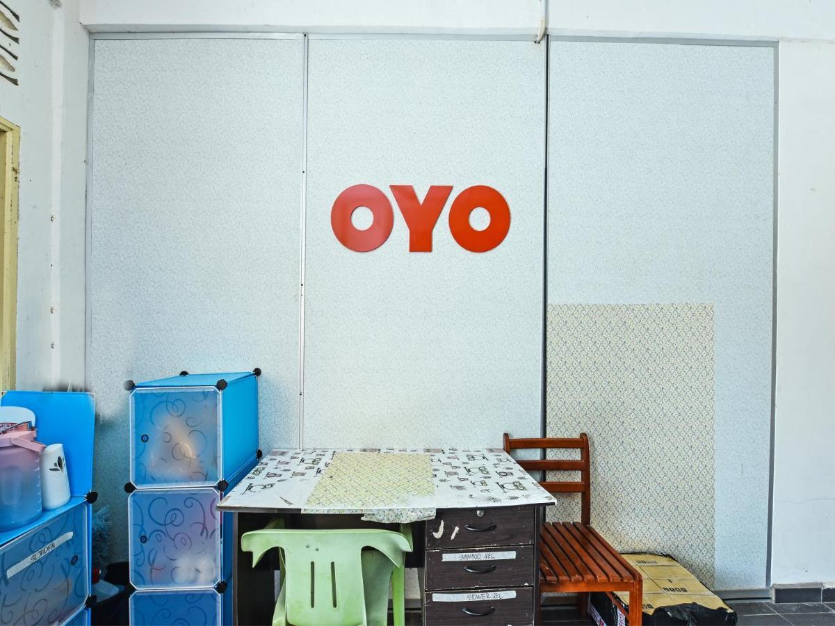 Oyo 90315 Chalet Pantai Rantau Panjang 쿠알라 롬핀 외부 사진