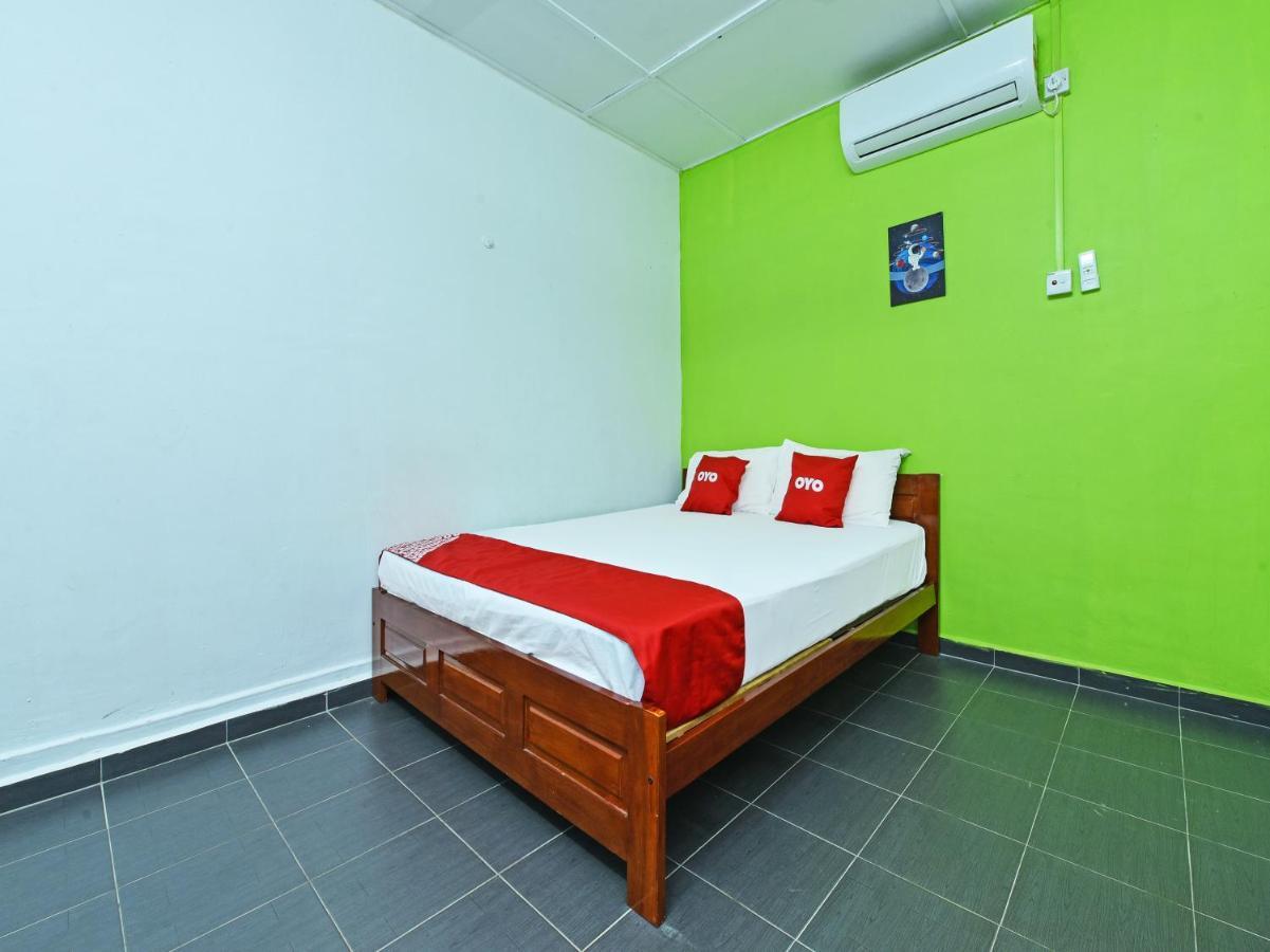Oyo 90315 Chalet Pantai Rantau Panjang 쿠알라 롬핀 외부 사진