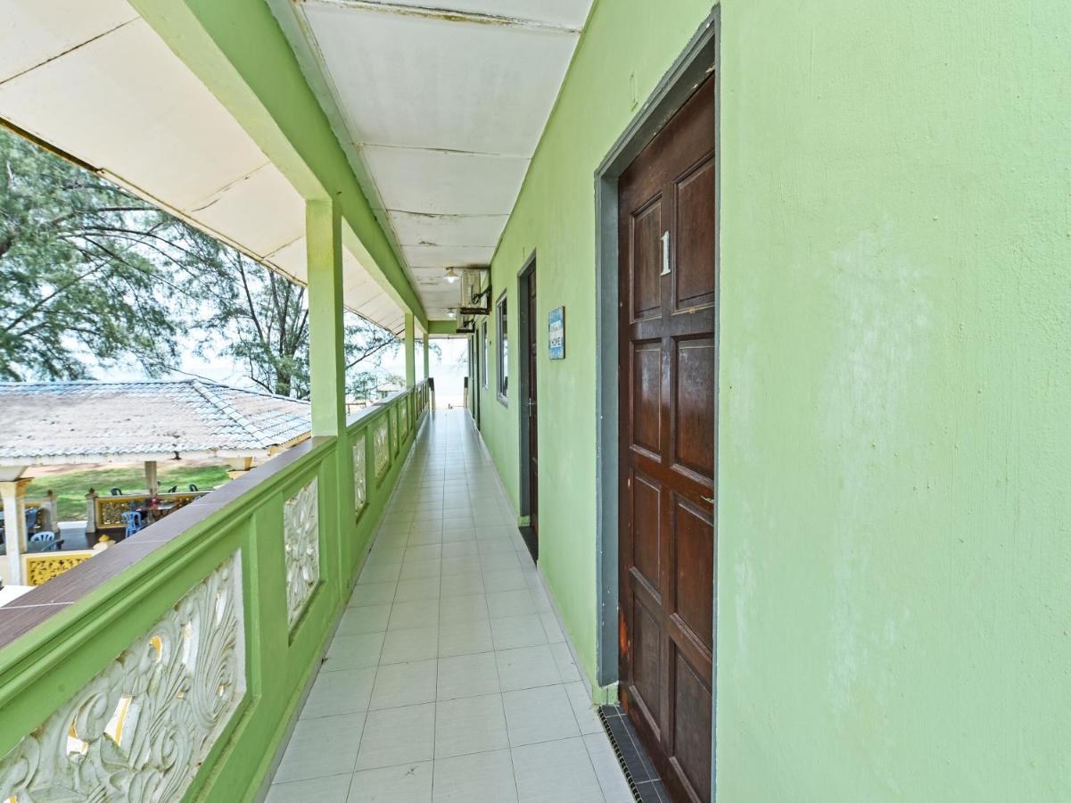 Oyo 90315 Chalet Pantai Rantau Panjang 쿠알라 롬핀 외부 사진