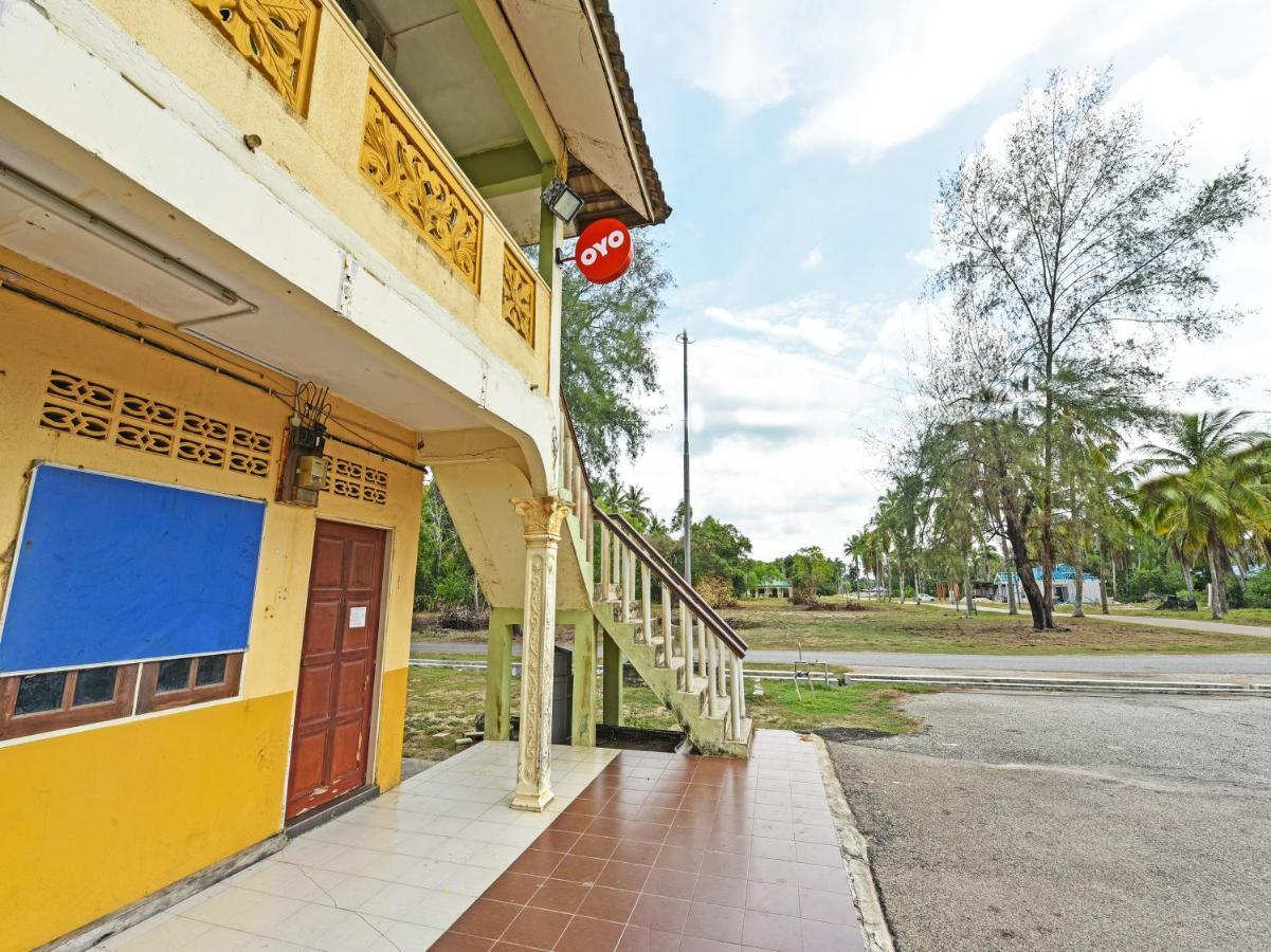 Oyo 90315 Chalet Pantai Rantau Panjang 쿠알라 롬핀 외부 사진